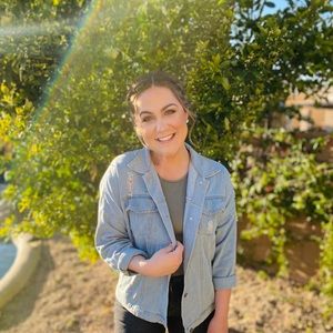 Meet your Posher, Lauren